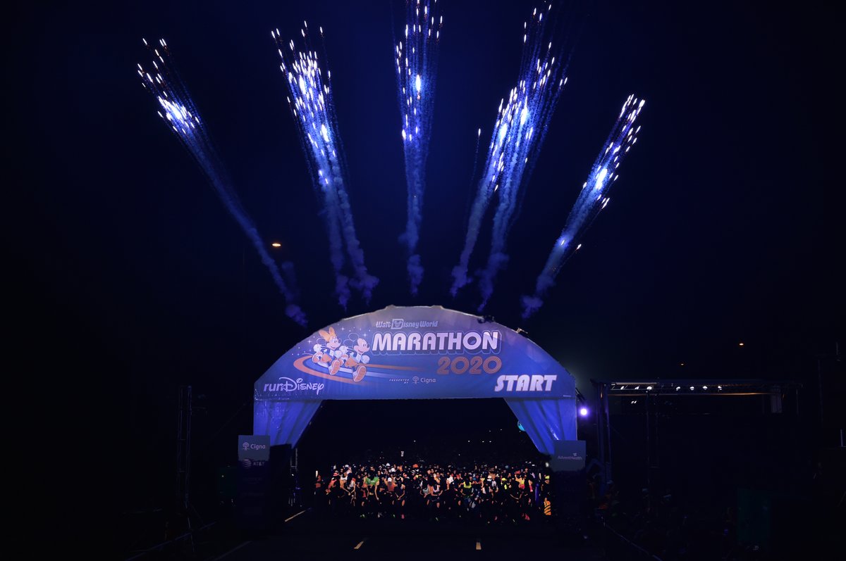 DisneyParks's tweet photo. The @runDisney 2020 season got off to a running start with the #WDWMarathon Weekend presented by Cigna! Take a look at some of our favorite moments: https://t.co/ZReyPLJdCC https://t.co/da5cgeXRi4