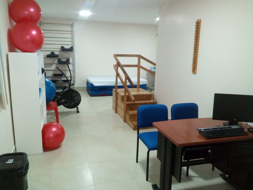 Salud_Napo's tweet photo. #SanMigueldelosBancos | Coordinador Zonal 2 @cabrera_helder en compañía de autoridades de Salud y del Gobierno local, llevan a cabo la Inauguración de la Sala de Fisioterapia en el Centro de Salud San Miguel de los Bancos en busca de mejorar los servicios para la comunidad. https://t.co/oa0821oSEI