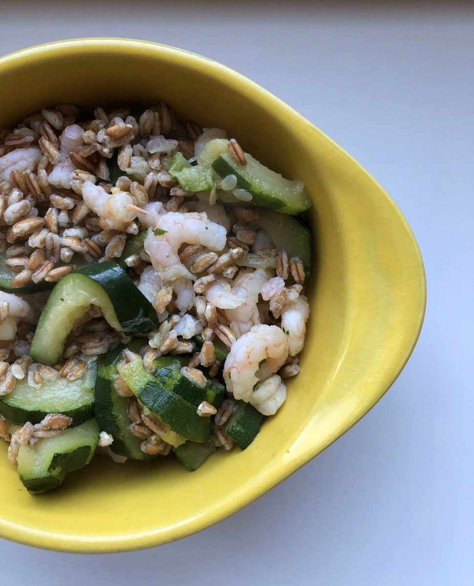 Alessia_rfit's tweet photo. Hi!! This is what I ate for lunch (I switched dinner and lunch) - barley with zucchini, shrimps and oil - I loved it!
This is my third home cooked meal - no one can stop me anymore ๐๐ #prepweek66 #gymshark66 @Gymshark ๐ช๐ป๐ฆ https://t.co/1VsxwkPekc