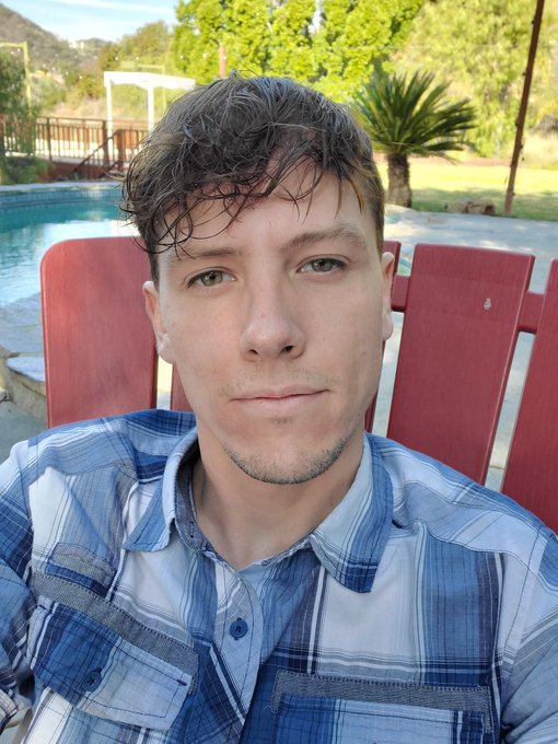 I brought my new camera if anyone is down to shoot content while I'm in LA https://t.co/he2hWsEM7O<a href="/tag/newprofilepic"class="tags"><span>#newprofilepic</span></a>