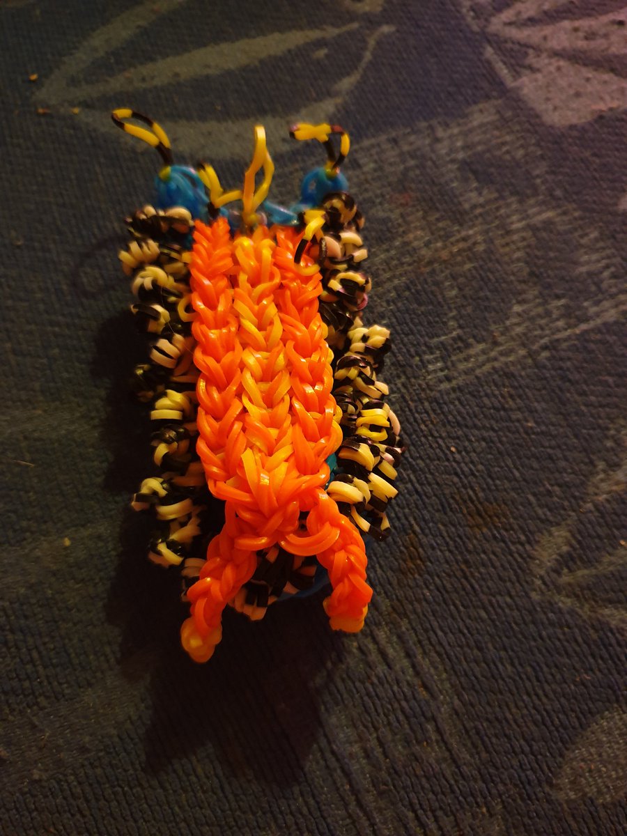 ChriszMissuz87's tweet photo. My progress on my New project!! (So far completed: Lower Head, Front &amp; Back Legs, Front &amp; Back Wings) - Excited 4 when it's complete!! #LoomBands #Warcry #Thunderdrum #Dragons Many thx 2 Cortney Nicole &amp; her vids, amazing inspiration!! https://t.co/c7bS3suwYV