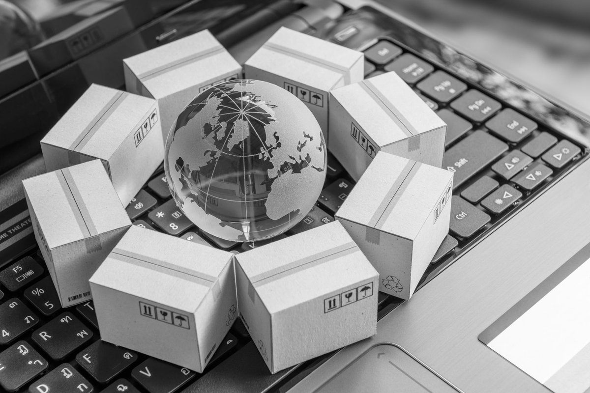 warrenscott's tweet photo. Here's a golden tip: A #DomainName on a .store domain extension can have a great overall impact on your eCommerce #business and #branding. 😲 😲 Can’t believe it? Read this: @getdotstore https://t.co/csjccZX3x5 https://t.co/hzKDaDMgJz