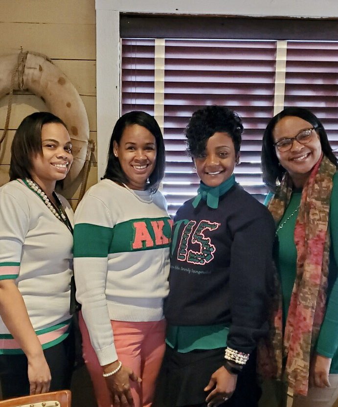 LiteracyPearls's tweet photo. #MembershipIs interconnectedness #AKA1908 #coworkers #sisters #friends #akafoundersday2020 https://t.co/UHwQ5gcRNw