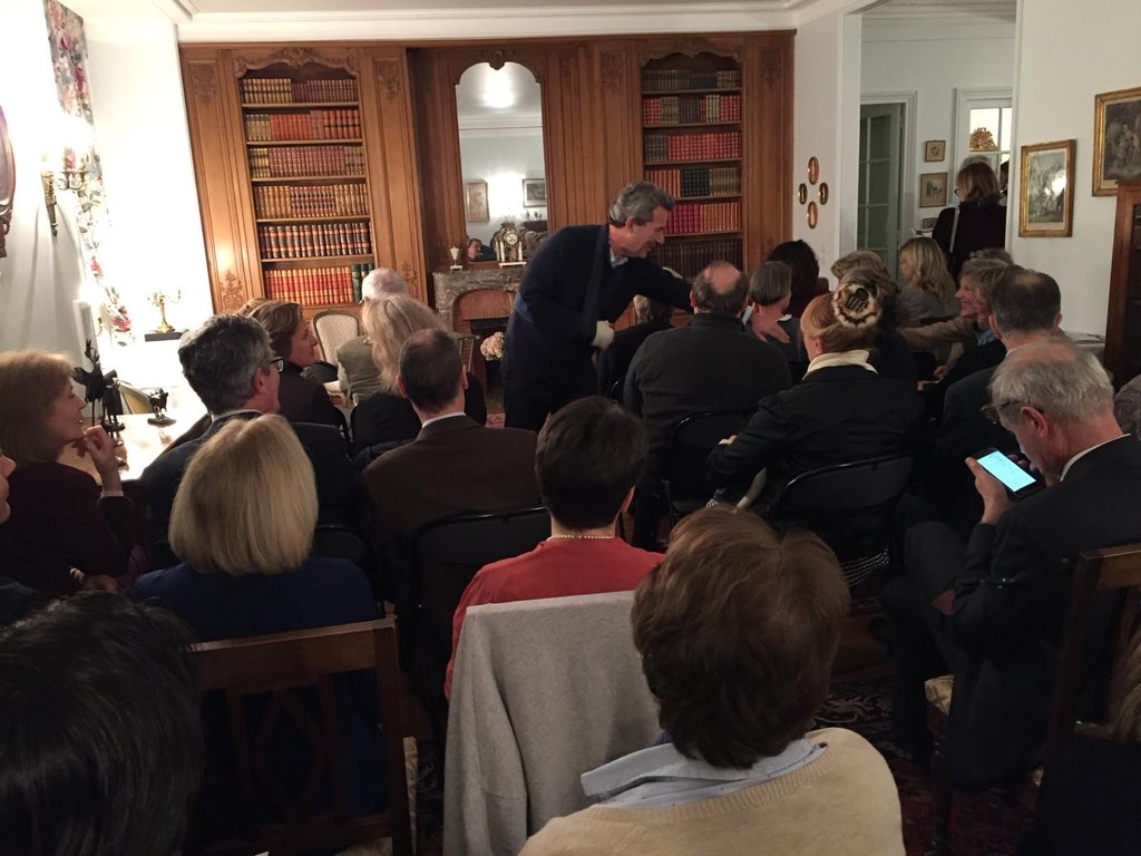 fromantin2020's tweet image. 💡Quel nouveau cadre de vie avec le projet des @AlleesdeNeuilly 🌱? 

Nouvelle réunion d’appartement en présence de 50 neuilléens pour expliquer la transformation d’une autoroute urbaine en une avenue apaisée 🛣#Attractivité #Architecture #EspacesPublics #Municipales2020