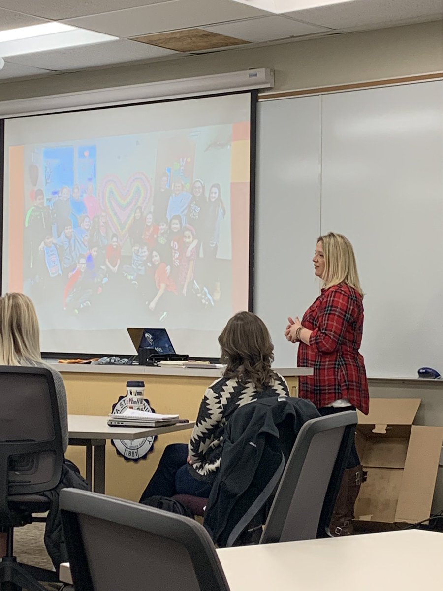 DSUteach's tweet photo. South Dakota teacher of the year @ericaboomsma sharing with @DakotaState student teachers. Great thoughts and advice for our future teachers! #sdedchat #sdtoy @sddoe @Jayhawker https://t.co/Wmeh4T4Iiz