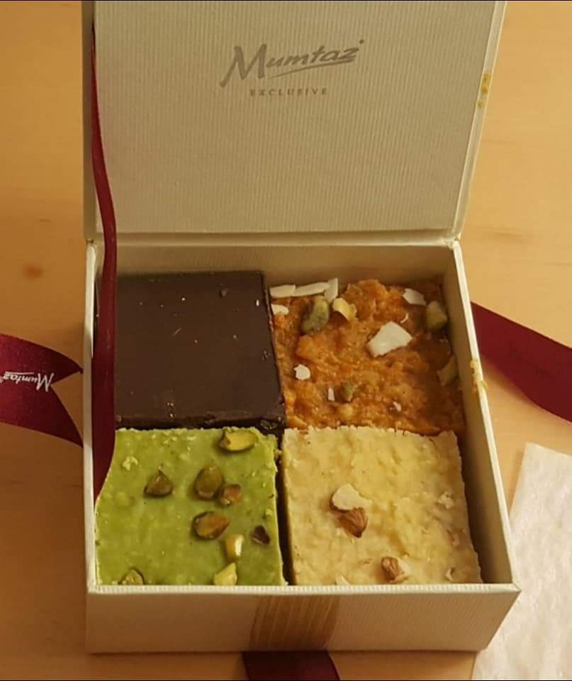 KnivesSaves's tweet photo. Thanks so much to our lovely host and friend Noreen who treated us to these delicious desserts from the original and world famous Mumtaz restaurant in Bradford❤
Thank you Noreen your a star☆👌
#FeelingSpecial😃 #AndFullUp😷 #AndFat🙈 https://t.co/0GXFgny6FY