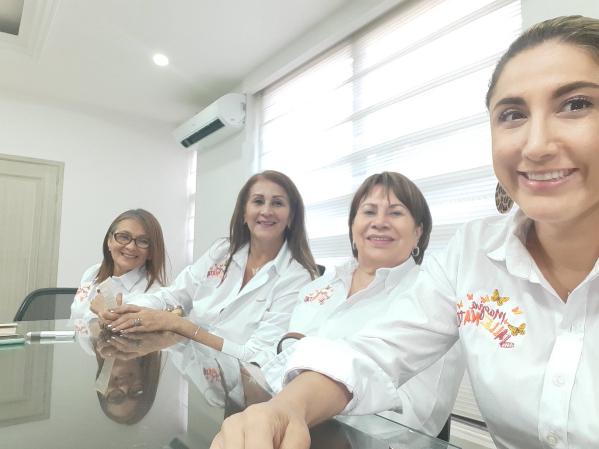 #Turismo 
1ra reunión 2020 sector #Turismo <a href="/MagiaVallenataV/">Magia Vallenata Valledupar</a> y <a href="/MelloCastroG/">Mello Castro</a> <a href="/AlcaldiaVpar/">Alcaldía de Valledupar</a> <a href="/CarlosLinan/">Carlos Liñan-Pitre</a> articulando ideas y estrategias para promocionar a #Valledupar cómo destino turístico nacional e Internacional #turismosostenible #Valledupar #turismomusical #turismocultural