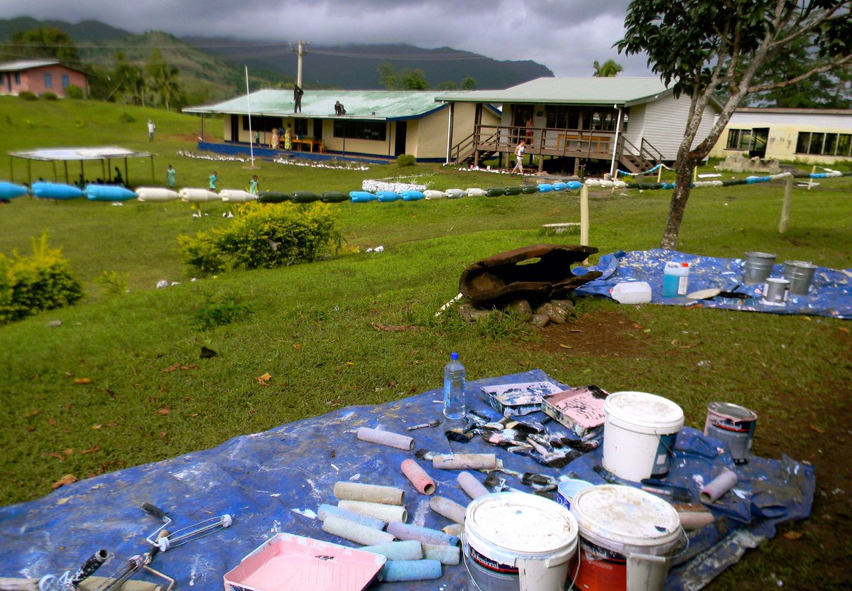 sophiepeatt's tweet photo. This summer I’ll be volunteering in Fiji and taking part in a two week long sustainable community development project. If you could take a minute to read about it on the link to my GoFundMe in my bio I’d be so so thankful 💛 Thanks so much in advance ☺️💛 #gofundme #volunteering https://t.co/GmHHwP3KbP
