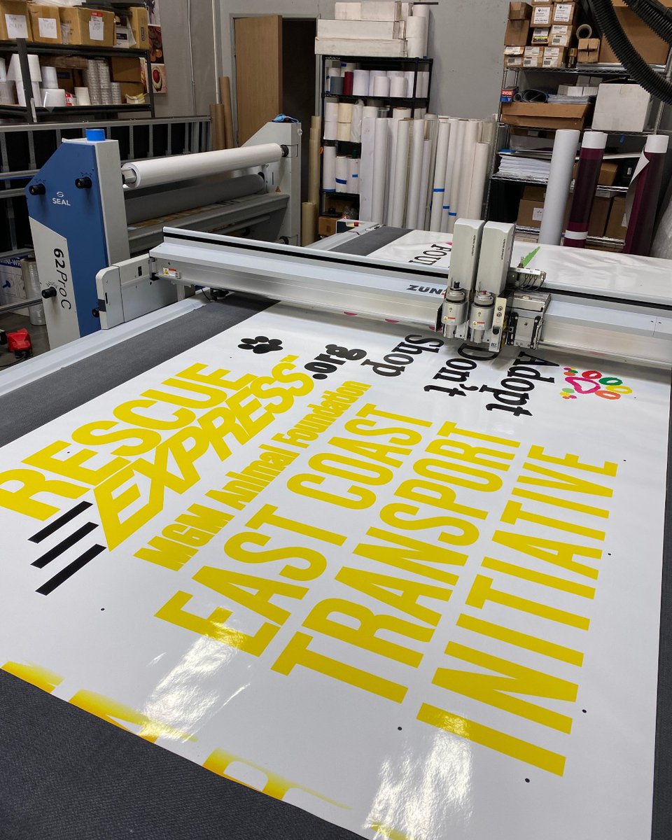 East Coast Transport coming very soon. We pick up the bus with new graphics today!

#darbsterkitty #carolinacatrescue #miasmafia #purrandbark #allycejohnson #happytailspetrescue #freedomride #rescueexpress #saveshelteranimals