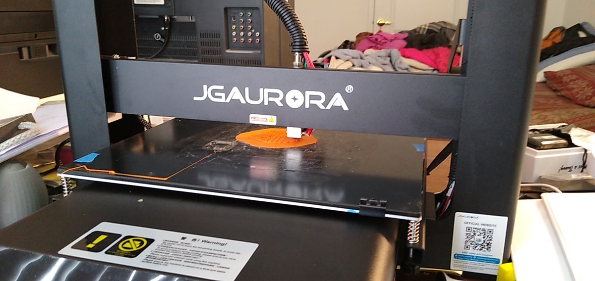 itechnewszone's tweet image. @JGAURORA3D @polymaker doing a print from @thingiverse of a mini Chewbacca #starwars #polysmooth