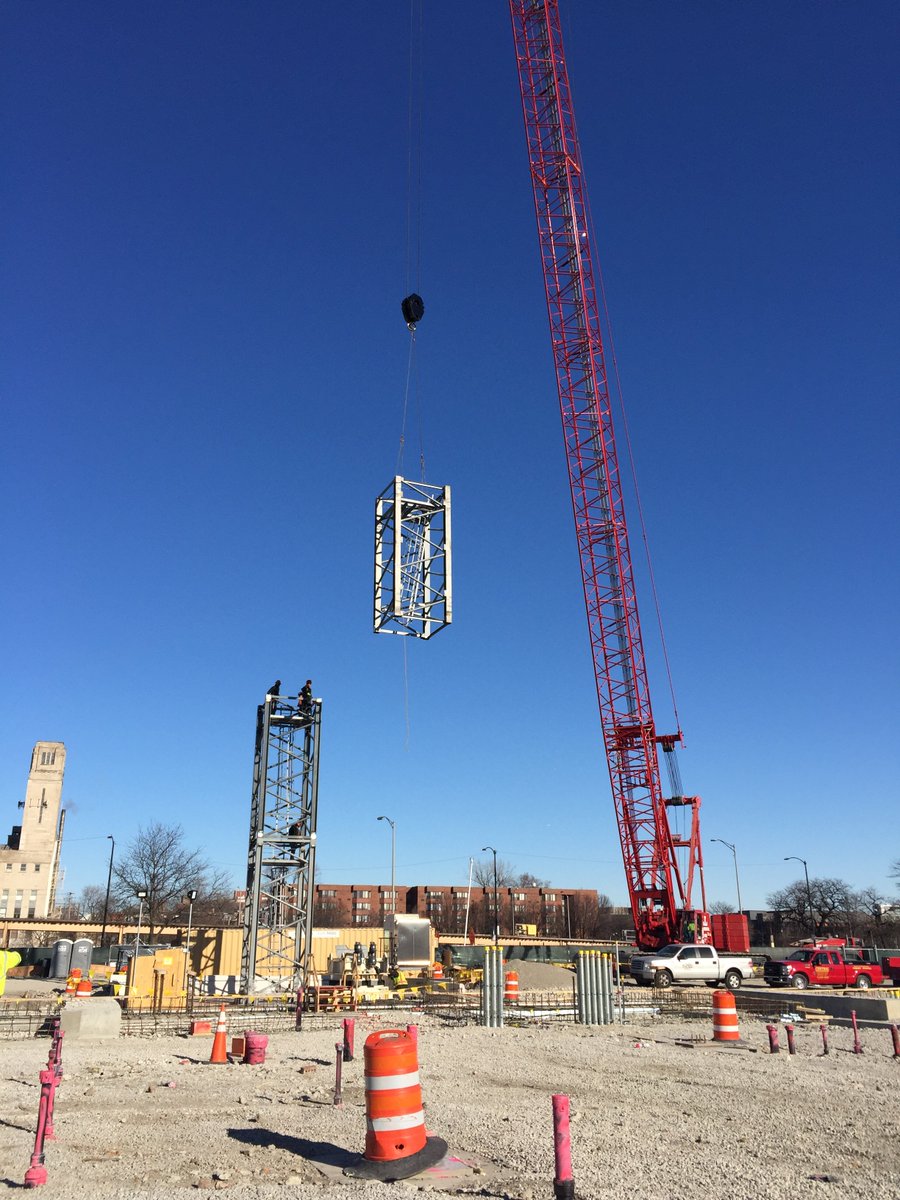 Power_Construct's tweet photo. The tower crane at the Rush University Medical Center's Rubschlager Building is officially up & steel will start later this week. Stay tuned as we take a closer look at the extensive below-grade work needed to prep the site for vertical development. #WeBuildChicago #ProjectUpdate https://t.co/RkIdycGTct