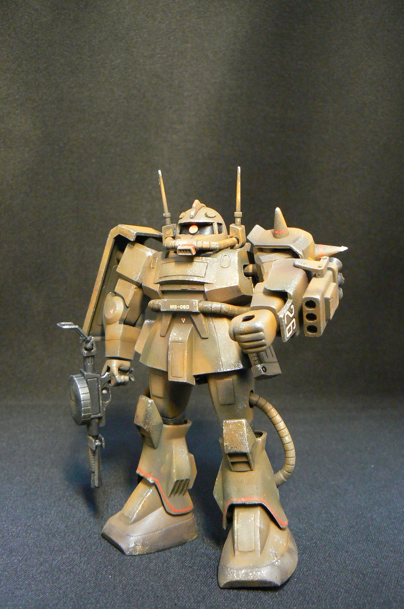 Katsu Ms 06d ザクデザートタイプ完成 合わせ目処理をして軽く汚しました デザートザクは作っていたがこのタイプにするの初めてかも Msvの夜明け 旧キット ザクデザートタイプ T Co Eubbpwife0 Twitter