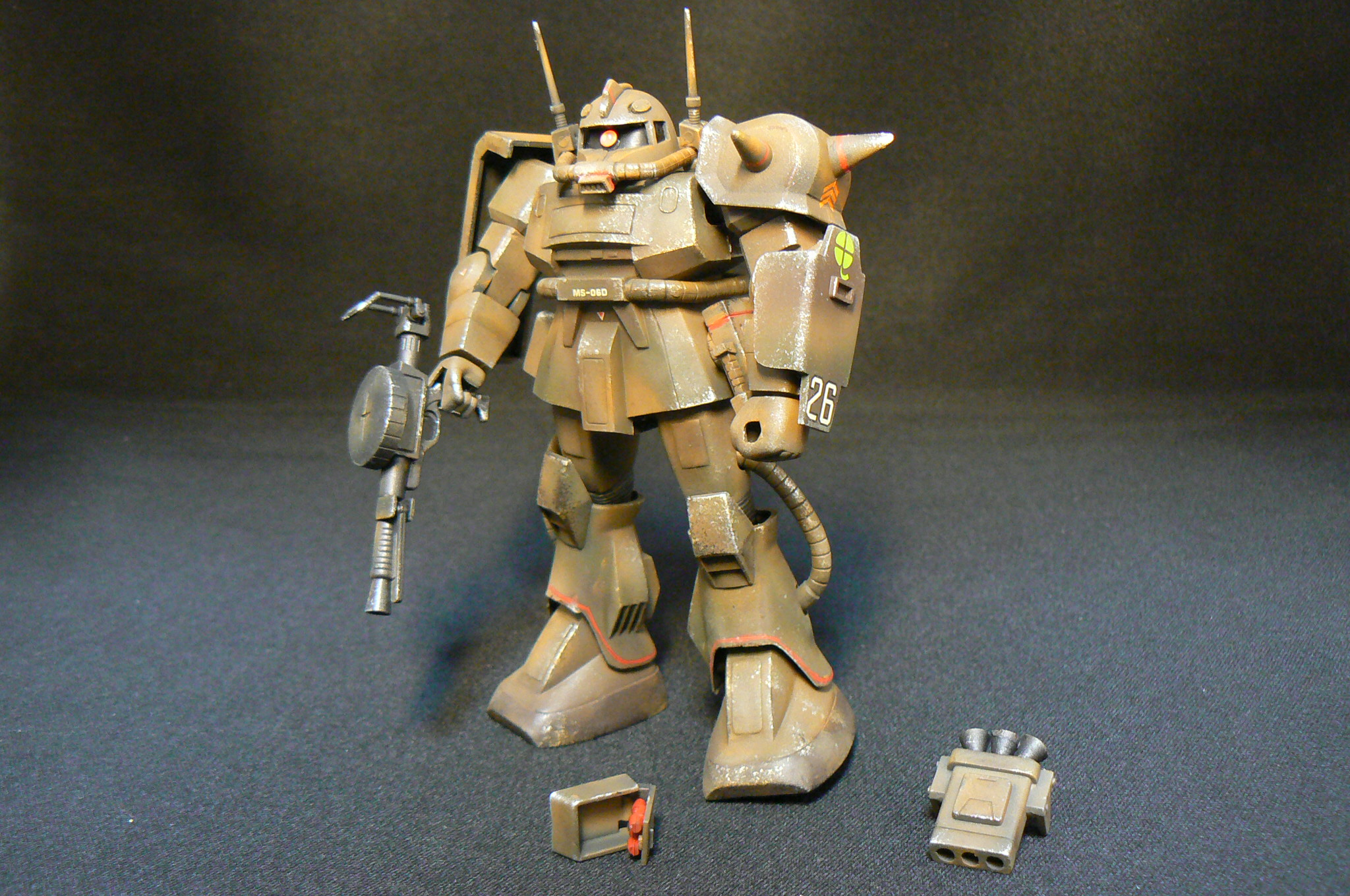 Katsu Ms 06d ザクデザートタイプ完成 合わせ目処理をして軽く汚しました デザートザクは作っていたがこのタイプにするの初めてかも Msvの夜明け 旧キット ザクデザートタイプ T Co Eubbpwife0 Twitter