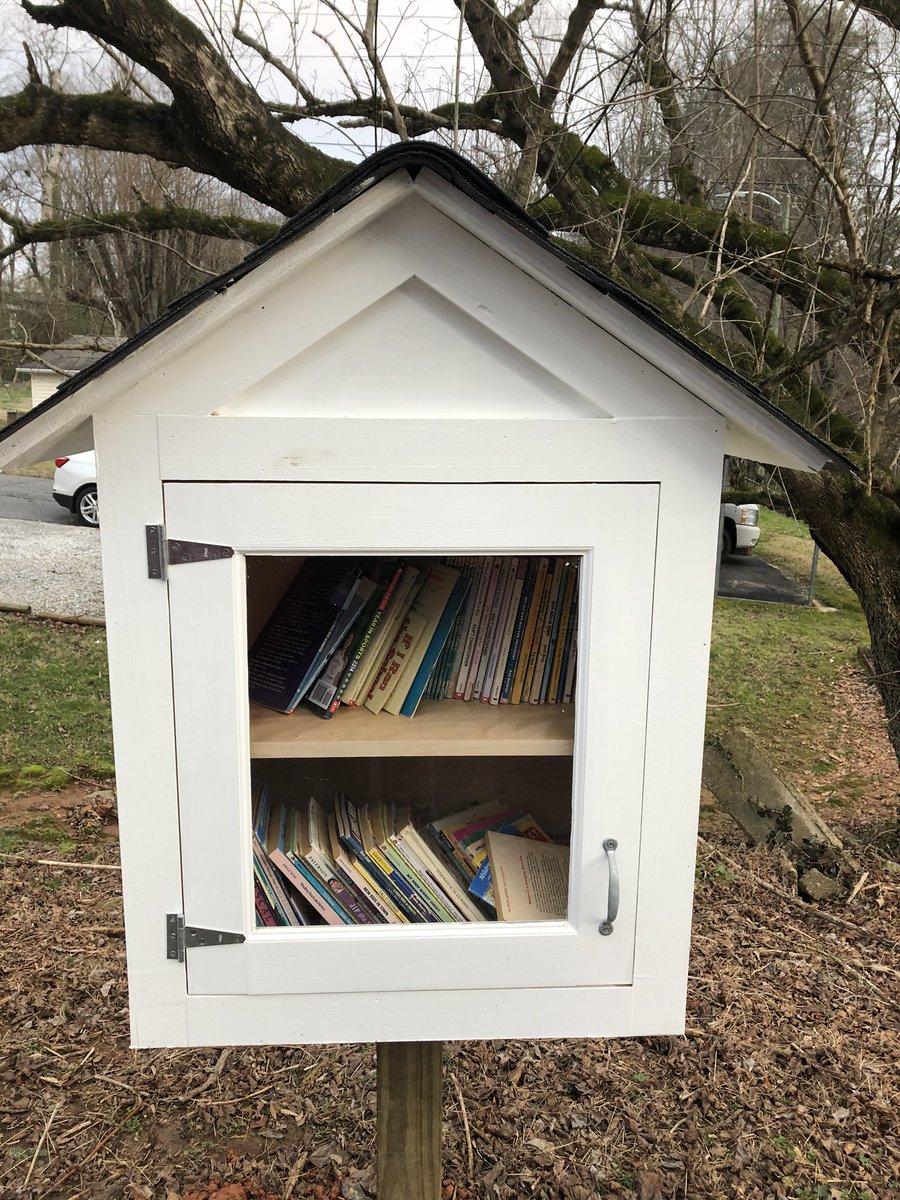 eastfieldglobal's tweet image. Thank you @mcscte @MHSTitans @McDowell590 for our awesome #bookexchange!  We’ve filled it up twice this week!  #read