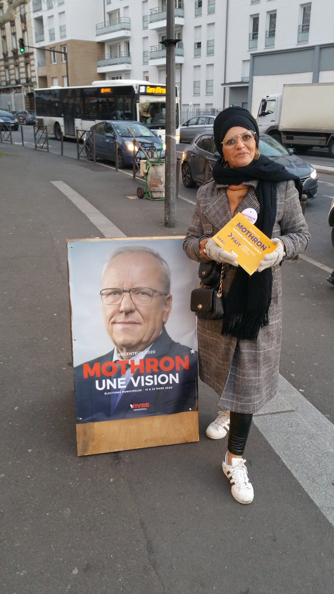 XavierPERICAT's tweet photo. @Mothron1Vision : Mobilisés ce matin pour présenter l'#Acte3 du bilan de notre équipe, #ArgenteuilVilleVivante ! #Mothronunevision #Mothron2020 https://t.co/Dj0ynuu5K6
