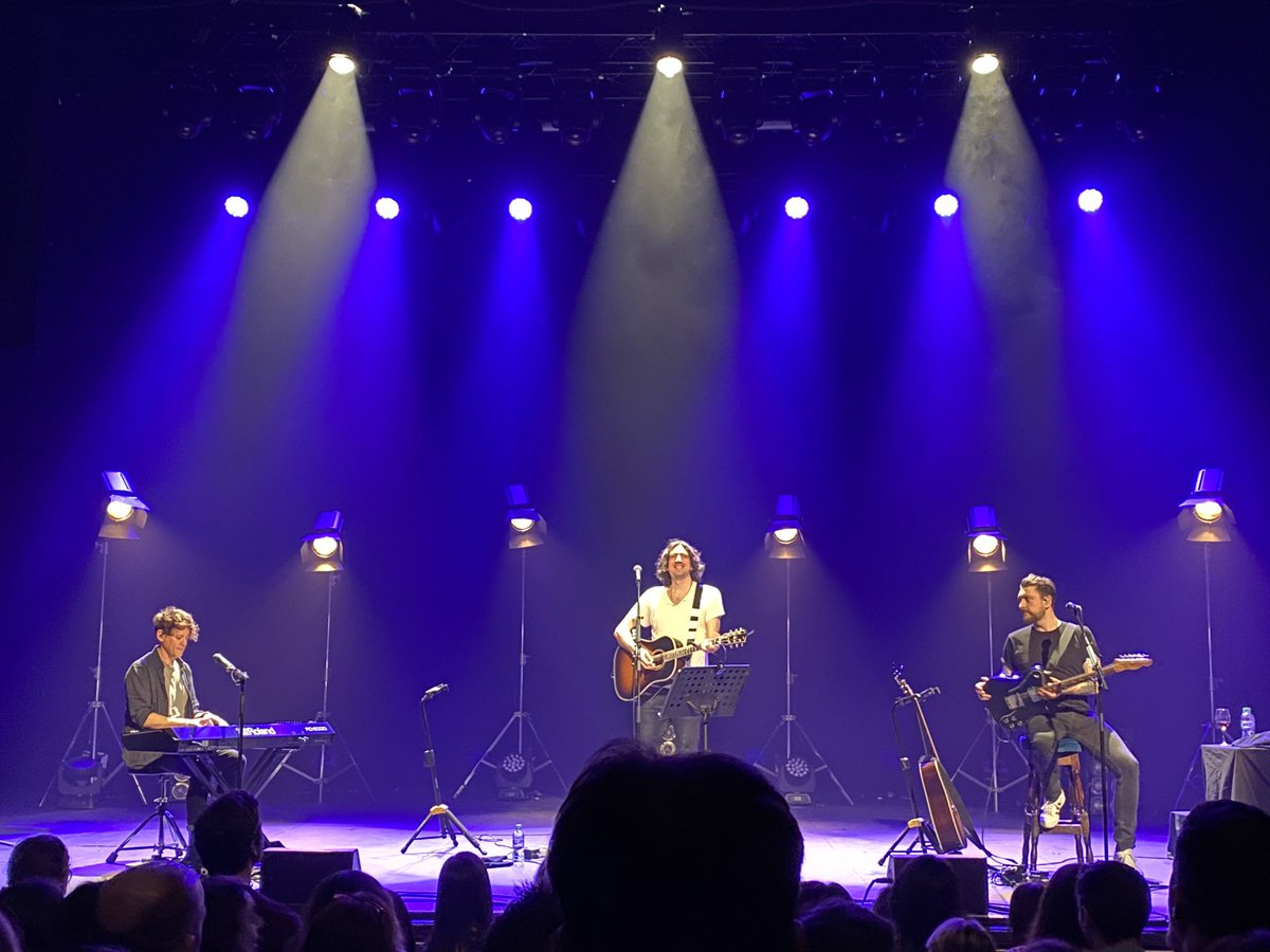 culbertp's tweet image. What a night @olympiatheatre! Unreal performance from @garysnowpatrol, thank you @snowpatrol! #epic #snowpatrol