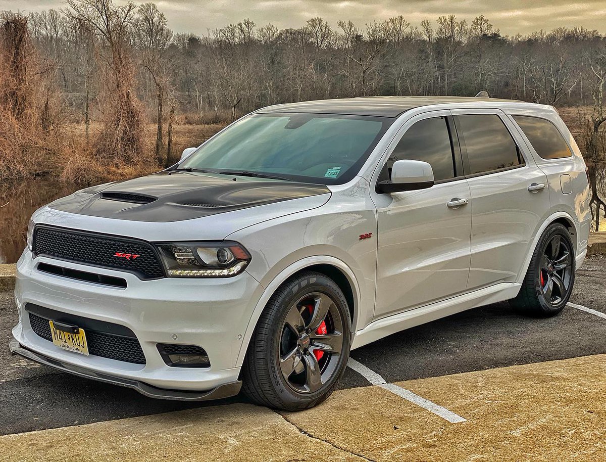 Mechaniku1's tweet photo. If only the Vossen HF-3 where on instead....#wheelwednesday  #srt #mopar #392 #hemi #shotoniphone  #durangosrt #srtdurango #srtaddicts #durangosrtclub #srt392 #srtlife #durango #dodge #teamsrt #poweredbysrt #carsofinstagram #srtpowered #dodgesrt #cquartzfinest #moparornocar https://t.co/2qiPAw0cO9