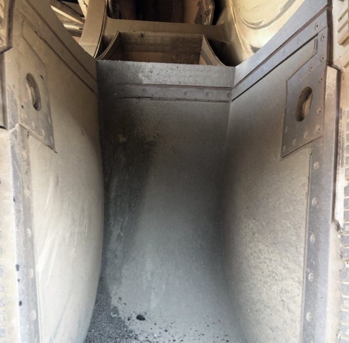 im_mining's tweet photo. In extensive trials a new rubber wear lining branded #ArmourGRAPH which is enhanced with @firstgraphene's #PureGRAPH #graphene is significantly improving the #wearlife of bucket liners used in #ironore #bucketwheel reclaimers in Australia #futureofmining https://t.co/aVhBsSDqXR https://t.co/9UgfMRDVe0