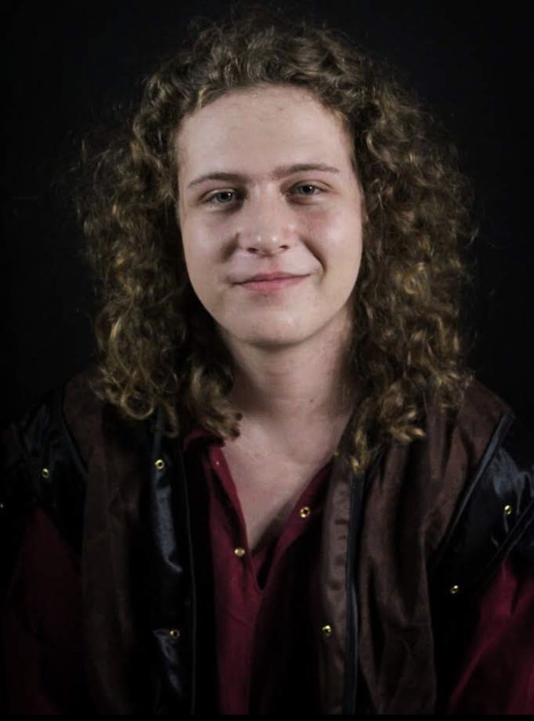 ChoProductions's tweet photo. Happy B-Day @JuggaloLeader !

Jake Barnett originated the character of Rowan the Hafling in ‘Legendary’ From wielding slingshots to gambling with orcs or letting us haul set pieces in your truck, you always have something to offer

Hope your day is LEGENDARY⚔️
📸@rainey_jackson1 https://t.co/PzCpZttAmY