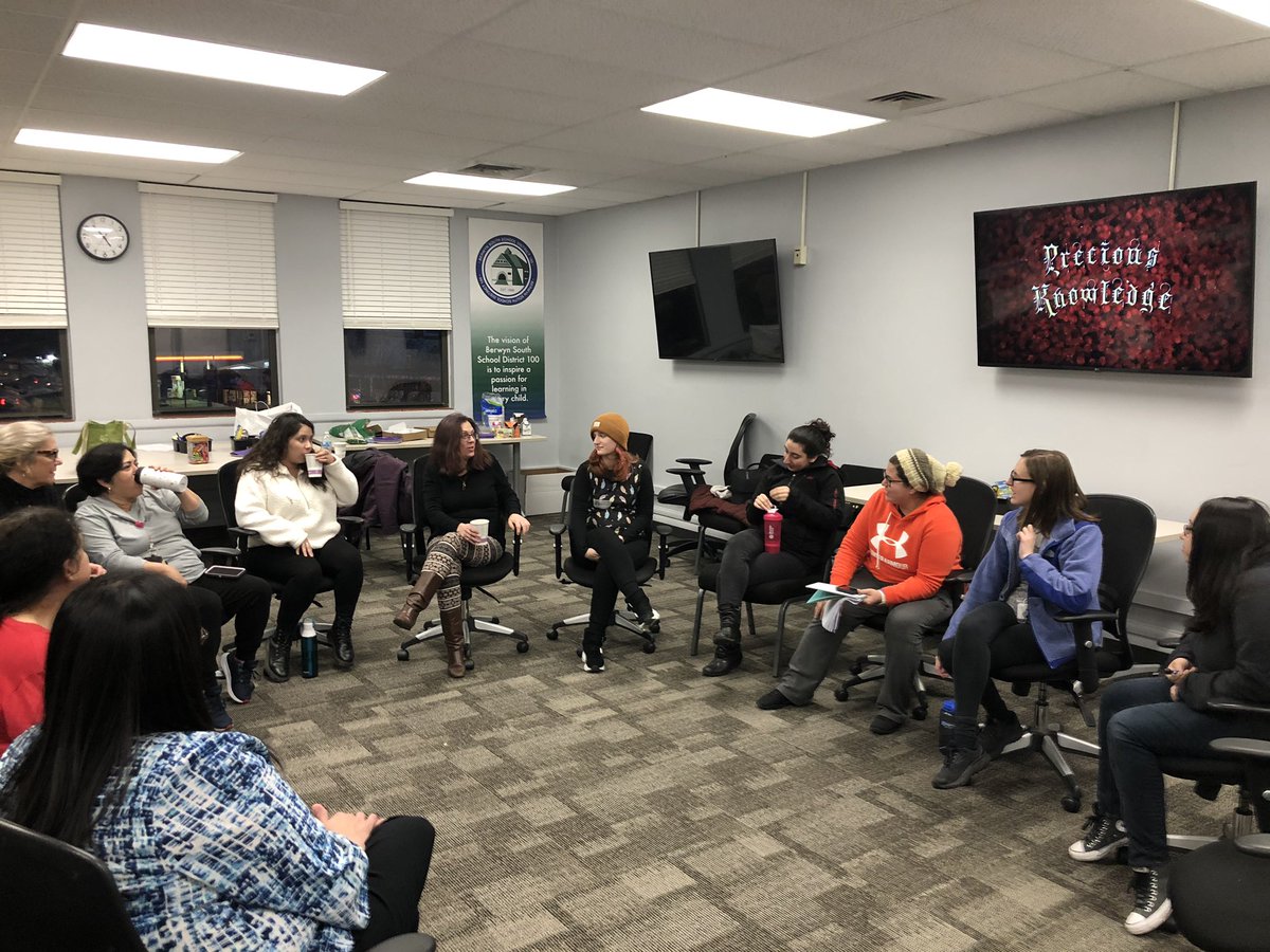 BeaMaldo310's tweet photo. Film screening of the film #preciousknowledge to engage in critical conversations about race, class, civil rights and the educational experiences of Latino youth, SO to @GEscobedo2013 @cscottHIA for organizing and thanks to all who attended! @maryhavis https://t.co/R6a0P7NCYd