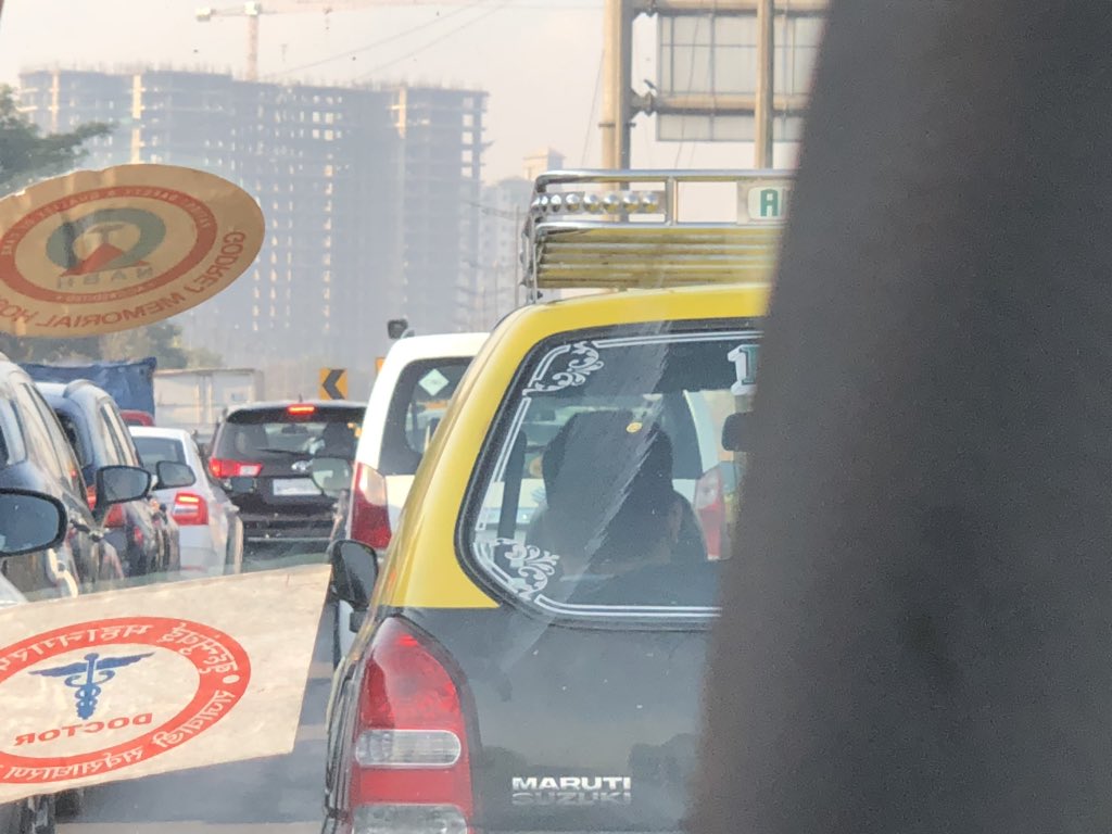 SunilGhate1's tweet photo. #trafficjam on #EEHighway Ramabai colony Ghatkopar-E 9 AM. Road width reduced to half. Remove encroachments on service road &amp; create some space. Also,this jam continues to #SCLR entry at Chheda nagar. Delay by 20 minutes. @mumbaitraffic @RoadsOfMumbai @RidlrMUM @MumbaiPolice https://t.co/jZfg8YrFUL