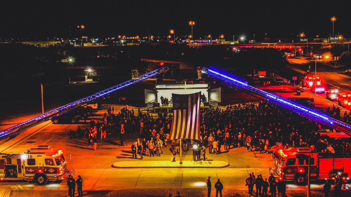TxDPSNorthwest's tweet photo. A view from tonight’s candle light vigil for LPD Officer Nicholas Reyna and LFR Lt. Eric Hill. Photo courtesy of KLBK News https://t.co/aG68rqXTmS