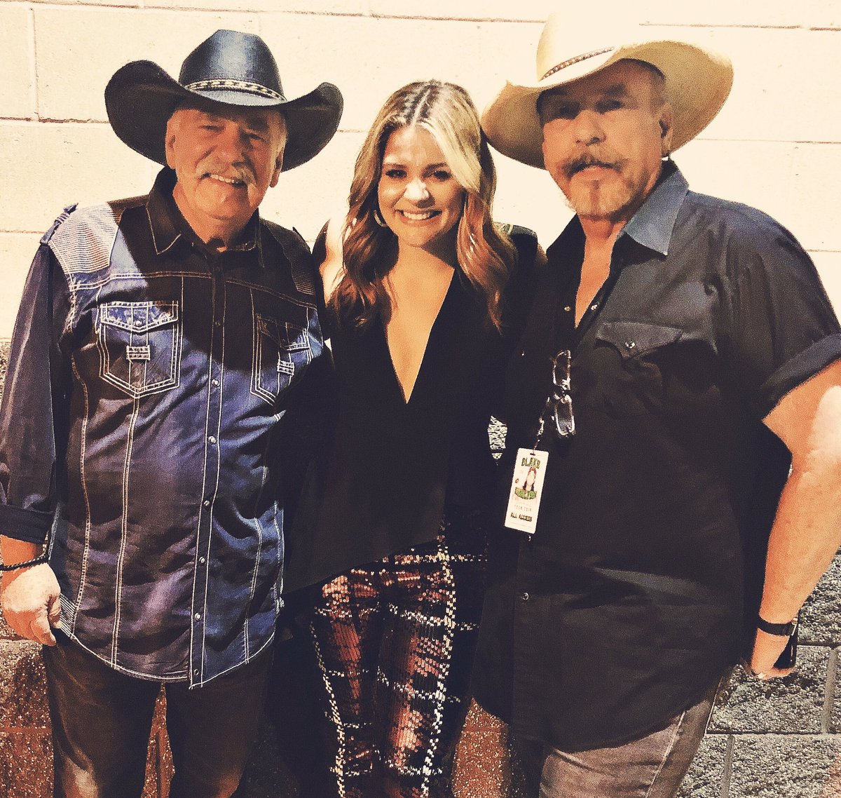 BellamyBrothers's tweet photo. In less than a month we meet up with the #friendsandheroestour2020 it’s gonna be EPIC. #blakeshelton #traceadkins #johnanderson #laurenalaina #countrymusic #ontour #seeyathere #lotsofhits #bellamybrothers #tourbus https://t.co/7sITku3Bdv