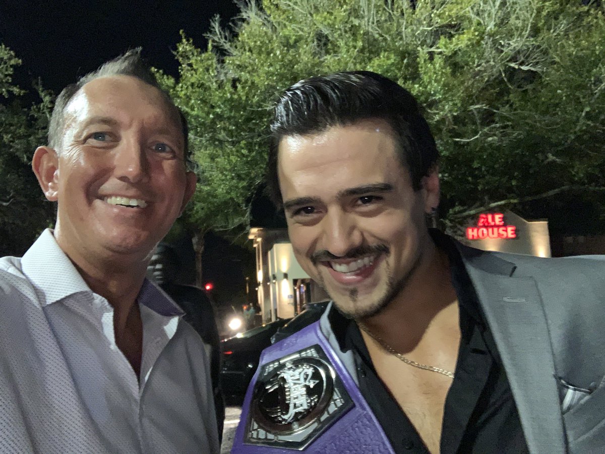DovesterDove's tweet photo. Another great night of @wwenxt on @usa_network that was even better after the show. Always a treat to see @AngelGarzaWwe! #cruiserweightchamp https://t.co/MFh5iGnxvW
