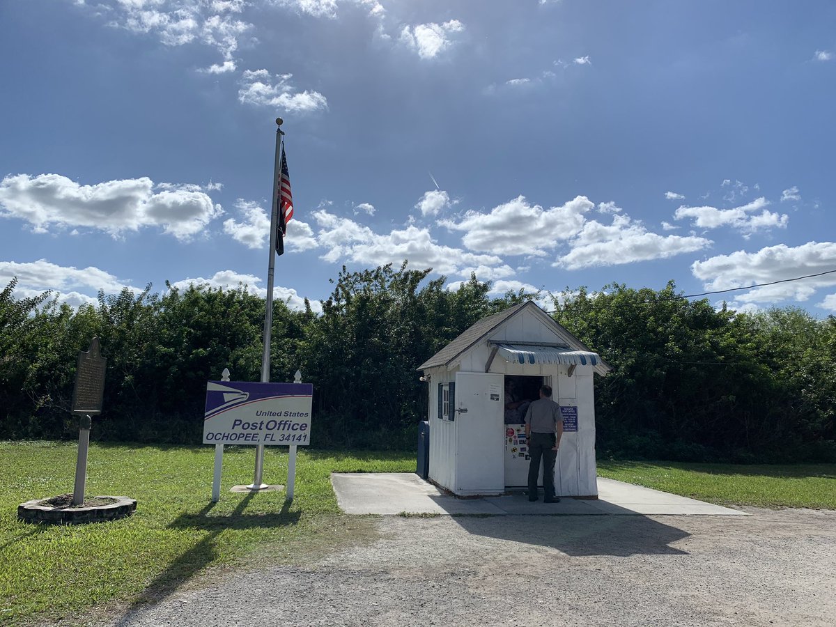 Matthew27185575's tweet photo. Today we saw the smallest post Office in the USA and history about the post office.🏠🗺📨📦🚗🧍‍♂️ https://t.co/MgqW4HYa2i