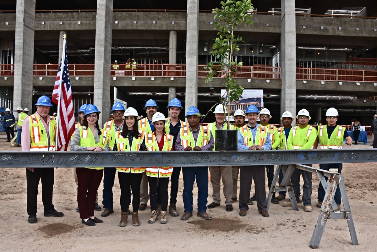 HidalgoCountyTX's tweet photo. The new courthouse is 50 percent complete, on time and on budget. The final beam was raised to the rooftop today and county officials joined with the CMAR in celebrating with workers in a Topping Out ceremony. @MorgantiGroup @TexasCounties @NACoTweets #CountyGovInAction https://t.co/3liFGXEDnB