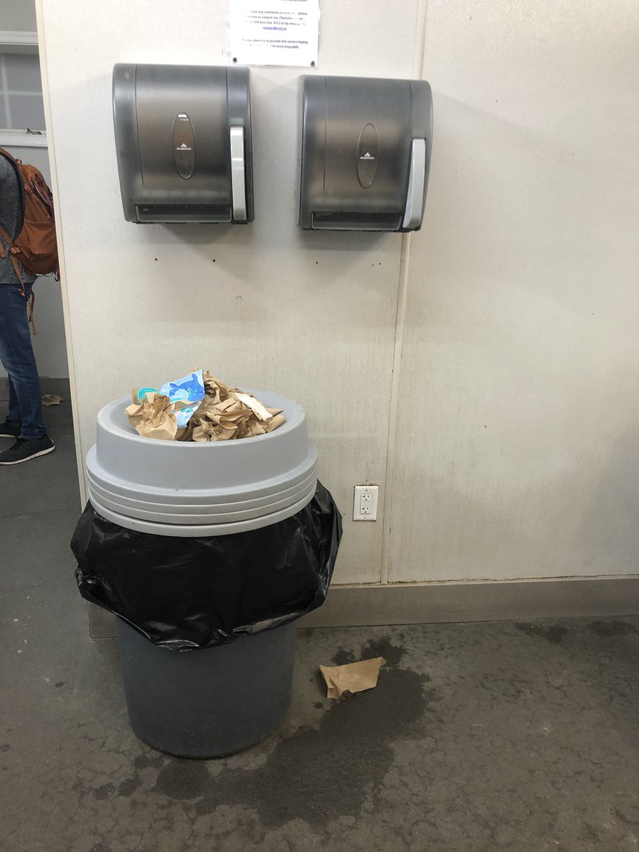 bathroomsandme's tweet photo. Off season or peak, the trash is always full. #oceancity #public #bathroom #COMPANION https://t.co/svFCQw1Oje