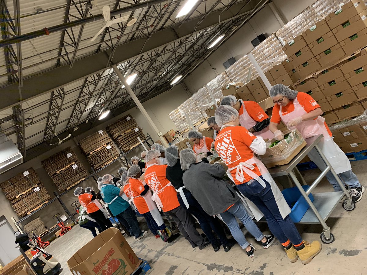 Liz Mishowski (@lizmishthd) on Twitter photo Such an amazing #TEAMDEPOT event today!! #HDMS & local store associates helped sort & bag over A THOUSAND pounds of peppers to be handed out to local families in need!! #livingourvalues #giveback #oneteam 🧡 @MarkAHomedepot <a href="/ChrisGHDMS/">Christopher Gilbert</a> <a href="/DeesCarolane/">Carolane Dees</a> <a href="/LMSheridan721/">Lauren Sheridan</a> <a href="/ArrielleLadd/">Arrielle Ladd</a> Such an amazing #TEAMDEPOT event today!! #HDMS & local store associates helped sort & bag over A THOUSAND pounds of peppers to be handed out to local families in need!! #livingourvalues #giveback #oneteam 🧡 @MarkAHomedepot <a href="/ChrisGHDMS/">Christopher Gilbert</a> <a href="/DeesCarolane/">Carolane Dees</a> <a href="/LMSheridan721/">Lauren Sheridan</a> <a href="/ArrielleLadd/">Arrielle Ladd</a>