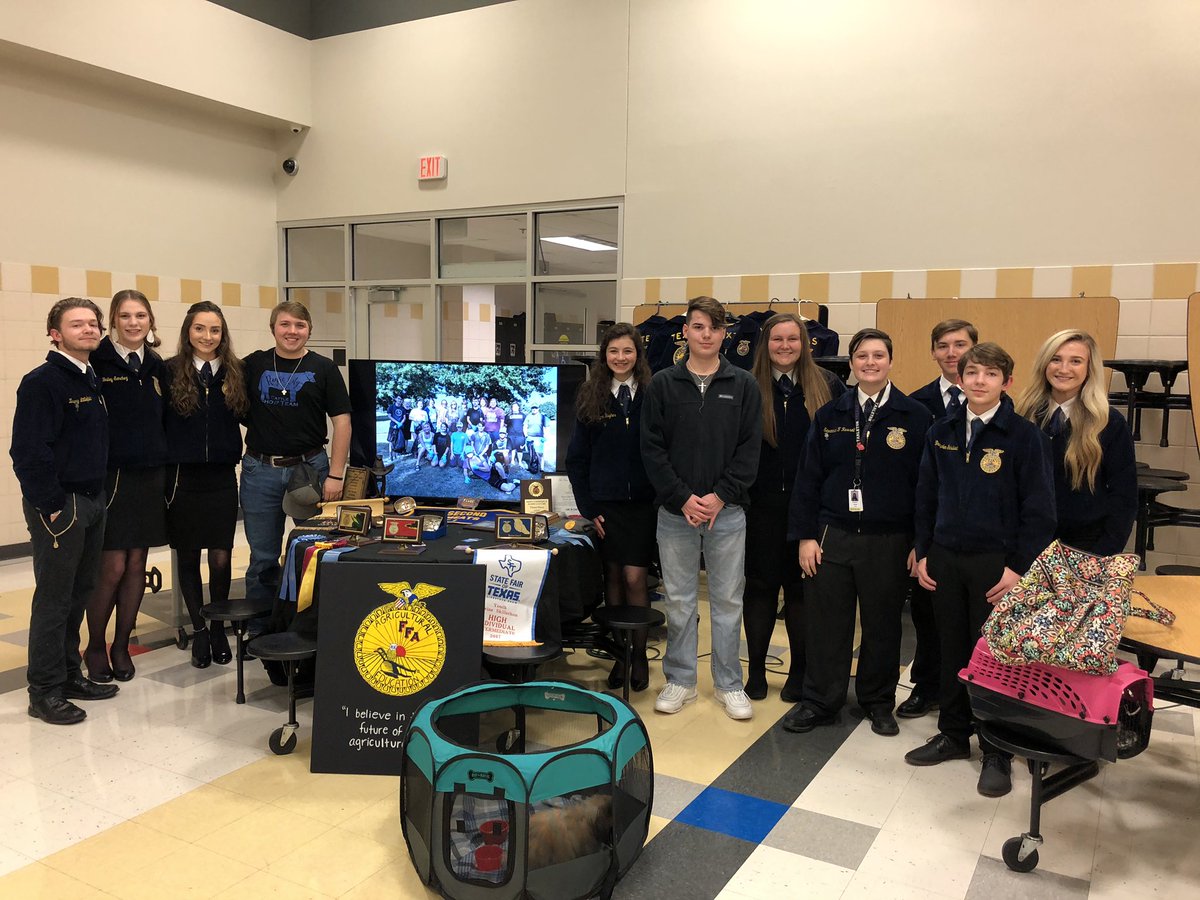 RoyseCityFFA's tweet photo. Stop by our tables to talk about our FFA program and the Ag courses that we offer!  We would love to speak with you! https://t.co/YWFJNlXnfx