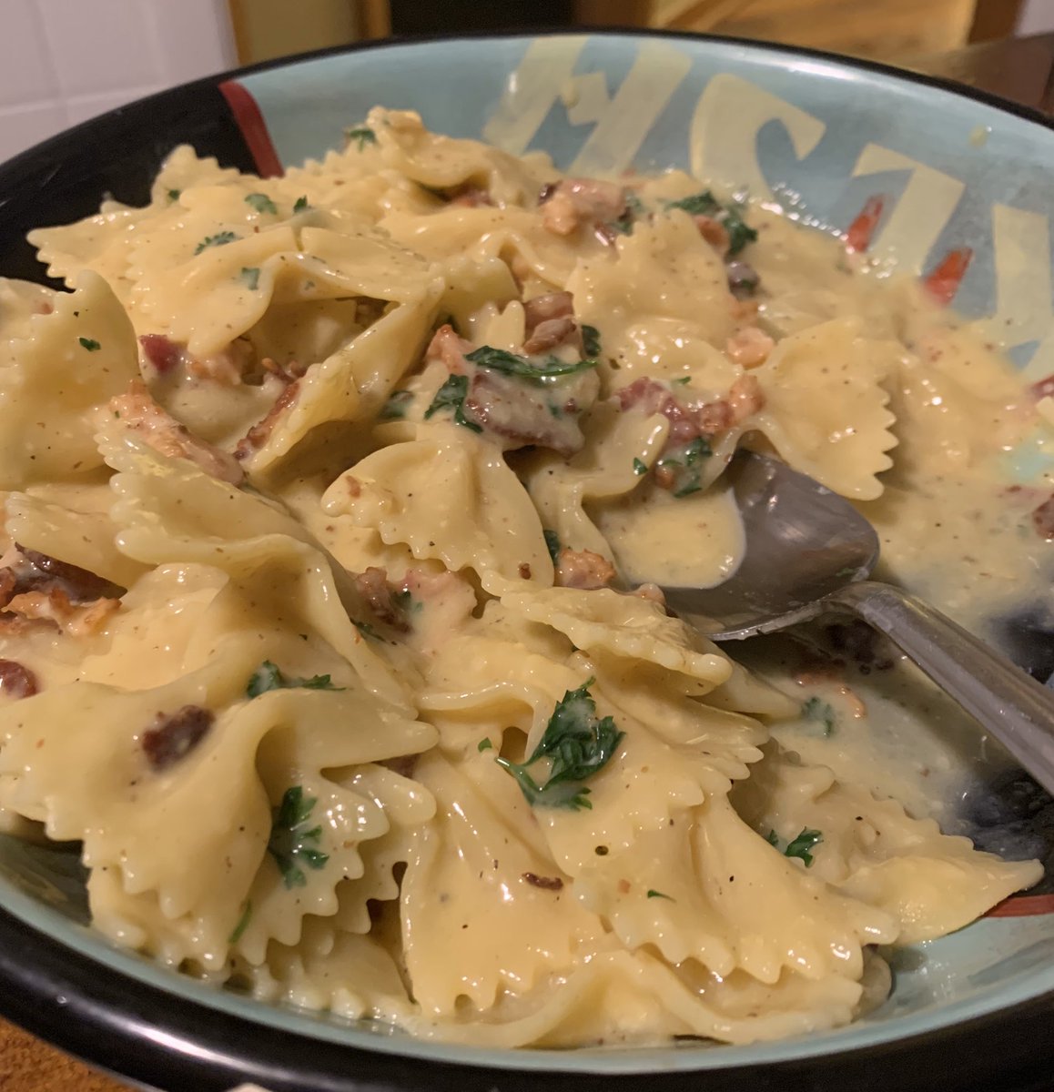 MatthewABlack's tweet photo. Pasta carbonara for dinner. Presentation isn’t great. But so tasty! #cookingwithgreggy @GameOverGreggy @JoshMacuga @KindaFunnyVids https://t.co/FD7Xd9tpZn