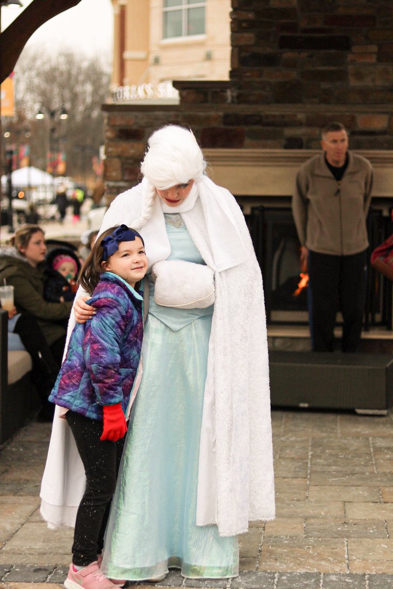 Join us this Saturday the 18th for our Winter Fest from 12pm-4pm! Meet Elsa and Olaf, experience a live ice carving demo,  food trucks and more! #winterfest