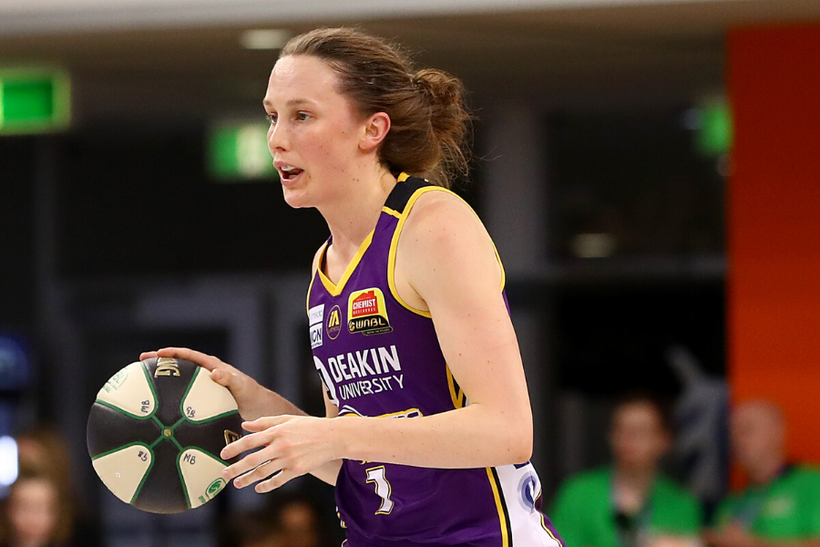 WNBL's tweet photo. Toni Farnworth has picked out the positives from @MelbBoomers epic overtime loss to the @SouthsideFlyers in last roundโs #WNBL20 derby.
Grab a munch on the podcast snack ๐ https://t.co/ymwqrkaFBO
#WeAreWNBL #basketball #weekendbasketball https://t.co/MDvn4ZYTt9