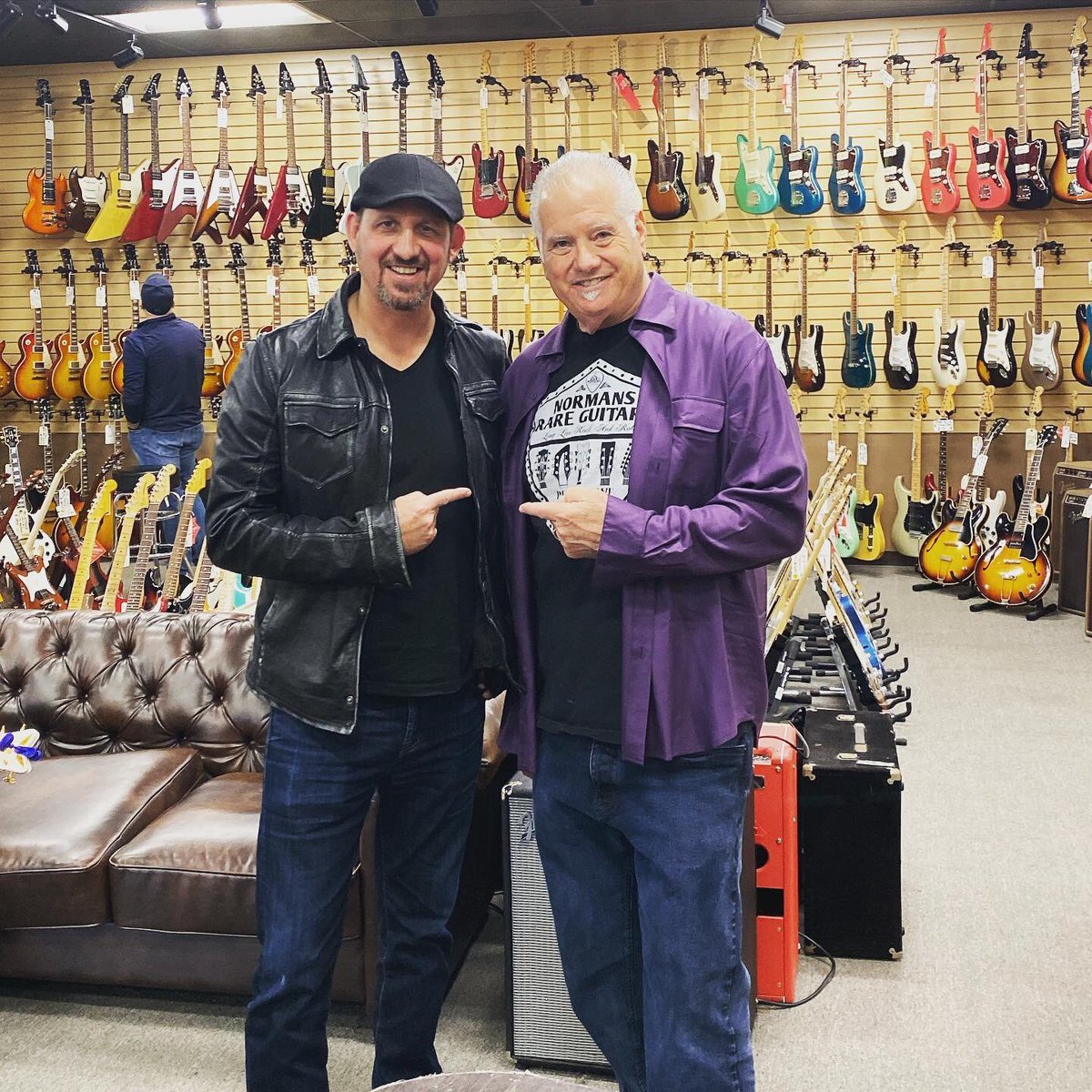 Strongmanmusic's tweet photo. Hello California! Loved stopping by @NormansGuitars and a pleasure to meet the man himself...#NAMMShow tomorrow !! #namm2020 https://t.co/eVTRF8rLWg