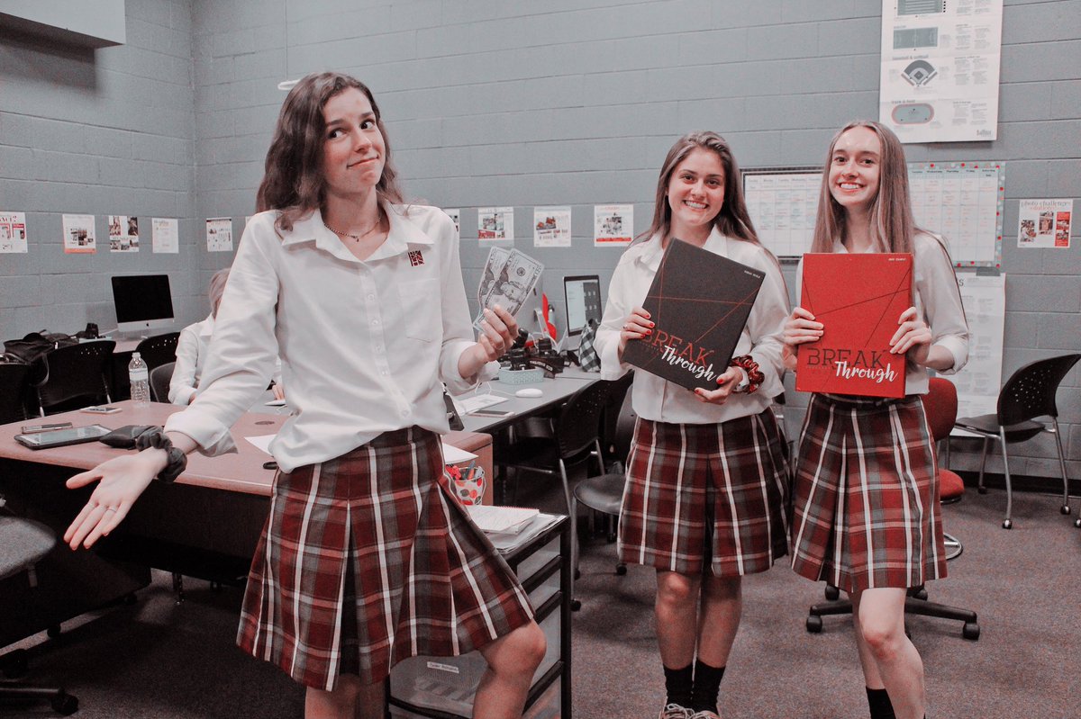 BKHSYB's tweet photo. make sure you buy your yearbook before the price changes on january 18th !! buy your book for $89 by january 17th ♥️ @BishopKennyHS https://t.co/6OIQl7vVjn
