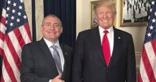 Photo of Donald Trump Not knowing who Lev Parnes is.