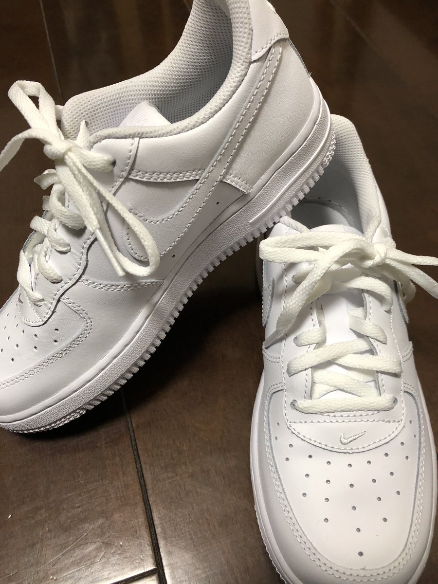 chancochan01's tweet photo. 発表会練習休んだ日のダンス、鬼むずレベルの動画送られてきて、泣きが入ったけど、便利なアプリのおかげでなんとかクリア！！
反転させて再生スピードも変えられて！本当に神アプリでした！
#symplayer
新しいシューズで気分も☝️
バレエよりキラキラ感はないな😅 https://t.co/apHwxK6dgL