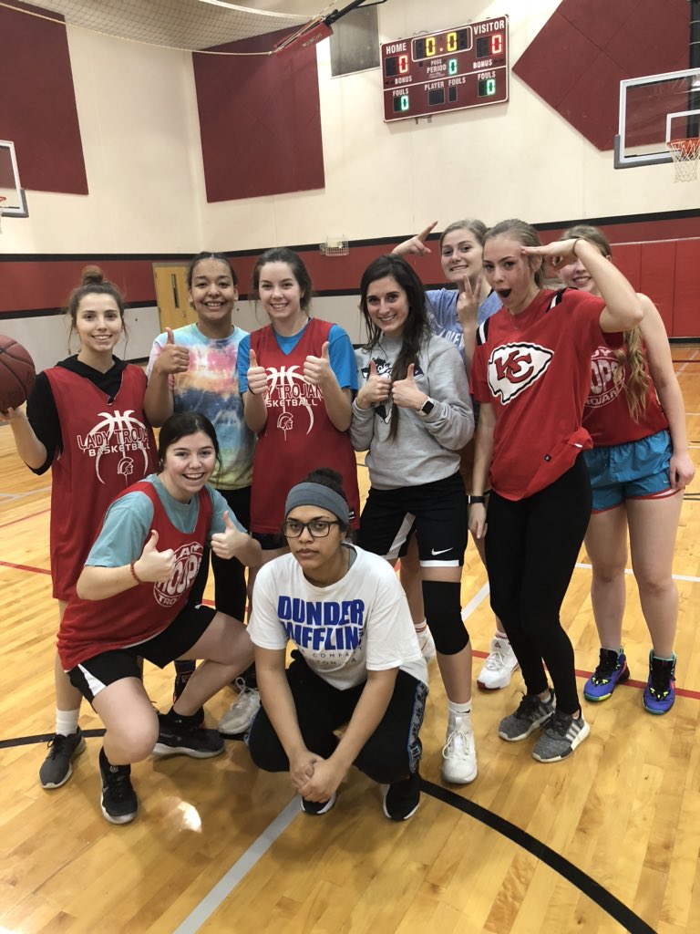 jamiebutler368's tweet image. Free throw champs today💪🏻🏀 #almost80% @OTrojans @madie_ballou @LagasseAllie @SydneyBooe @Averyjayhawk16 @TauniaHice @MeadowAStull