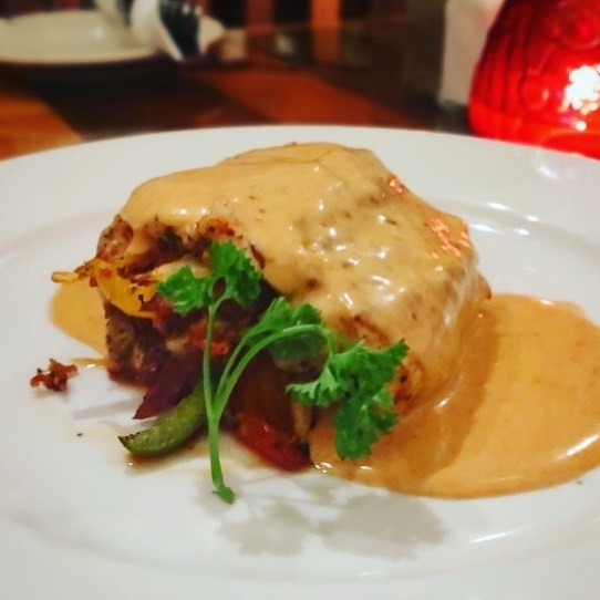 Starting tonight and served all week long... cajun stuffed chicken: a lightly breaded chicken breast stuffed with andouille sausage, bell peppers and onions smothered in our cajun cream sauce. served with smoked gouda mashed potatoes
.
.
.
#firesidechica… ift.tt/2Rk7azZ