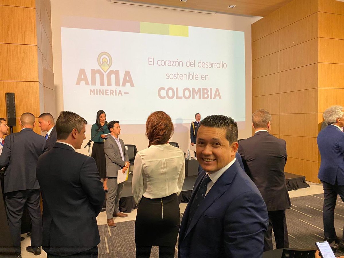 EdwBallesteros's tweet photo. ¡Seguimos avanzando en materia minera! #AnnAMineria  será una herramienta que permitirá la transparencia en los procesos mineros, seguimiento y otorgamientos de títulos. Ademas ayudará a detectar la actividad ilícita. ¡Colombia sigue innovando! https://t.co/zXcfsE9YXY