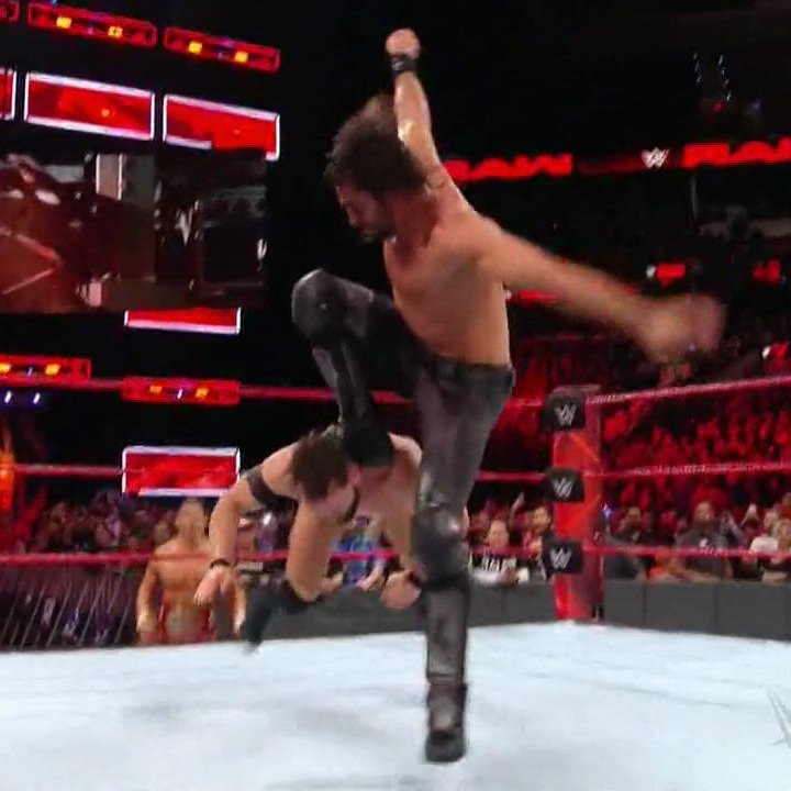 SethRollinsFans's tweet photo. Daily Photo! #SethRollins #TheStomp https://t.co/UONZ8TOJDf