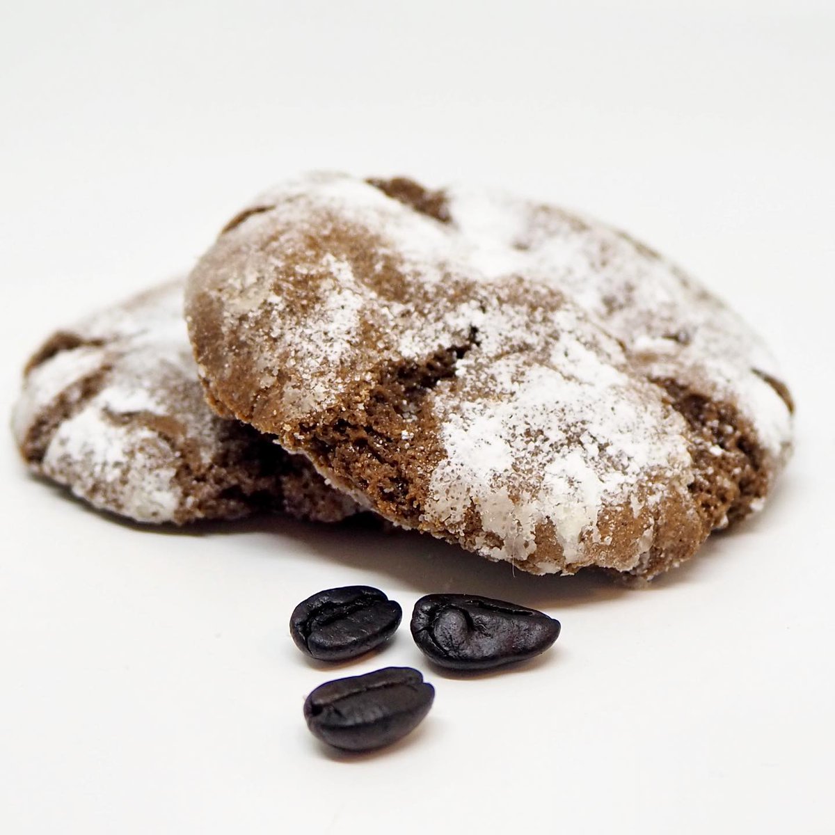 Laura_Thomas_'s tweet photo. "Chocolate is the first luxury. It has so many things wrapped up in it: deliciousness in the moment, childhood memories, and that grin-inducing feeling of getting a reward for being good.” Mariska Hargitay
Chocolate Espresso Crinkles. I’m here for it. ☕️ #bakingismyjam #magnolia https://t.co/FCkfTZevGl