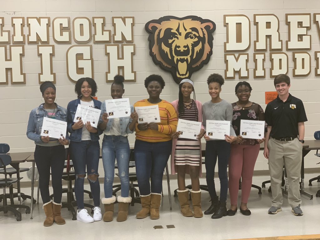 youngedu's tweet photo. 2019-2020 Jr. High Basketball Teams!

Thank you @CoachBailey19 &amp; @CoachJBScience for a great season of basketball!!

#GoBears @dms_tcboe https://t.co/l9tePnUpfz