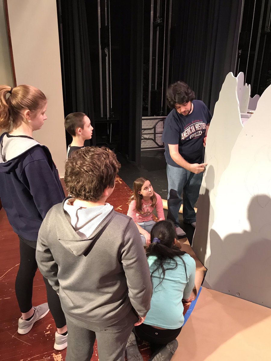 SFMSDramaClub's tweet photo. Our set design team is hard at work! 7 weeks until show time! https://t.co/ruzkOgkInI