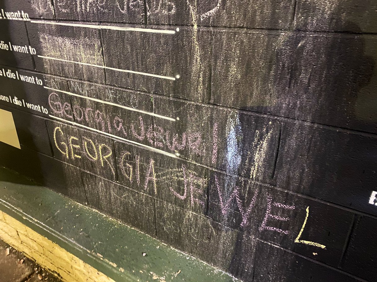 BaldbeardC's tweet photo. There is an antique store called Bucket List that invites you to write your #bucketlist items. There wasn’t much chalk. But I wrote Georgia Jewel. #ultramarathon #gajewel #georgiajewel #pinhoti #trailrunning #goals #bigdreams https://t.co/GdTrLUiaIl