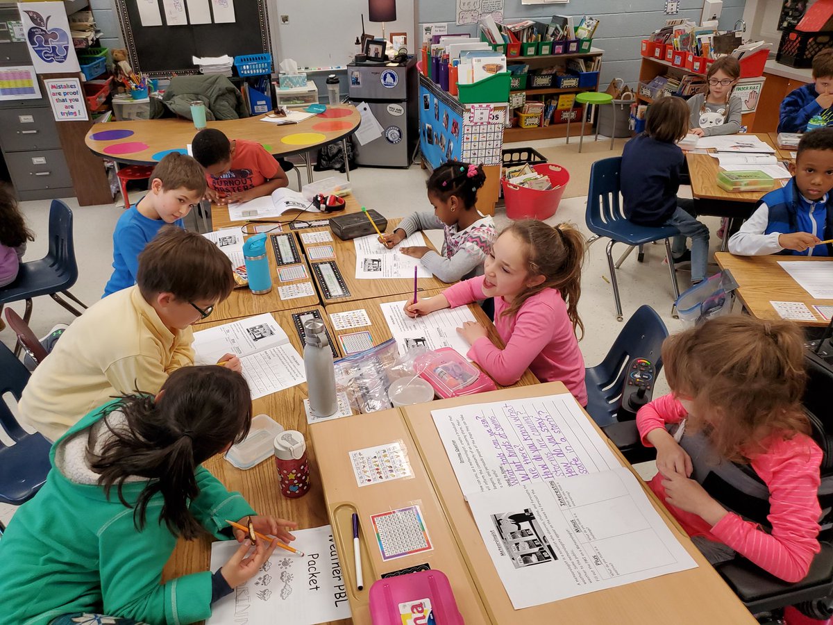 MrsKGlista's tweet photo. We were effective collaborators and communicators today, as we shared and respectfully listened to each others ideas about what we need to know to create a weather forecast. We are excited to get started! #fcpsPOG #fcpsPBL #strongertogetherWSES https://t.co/qbObqadGdI