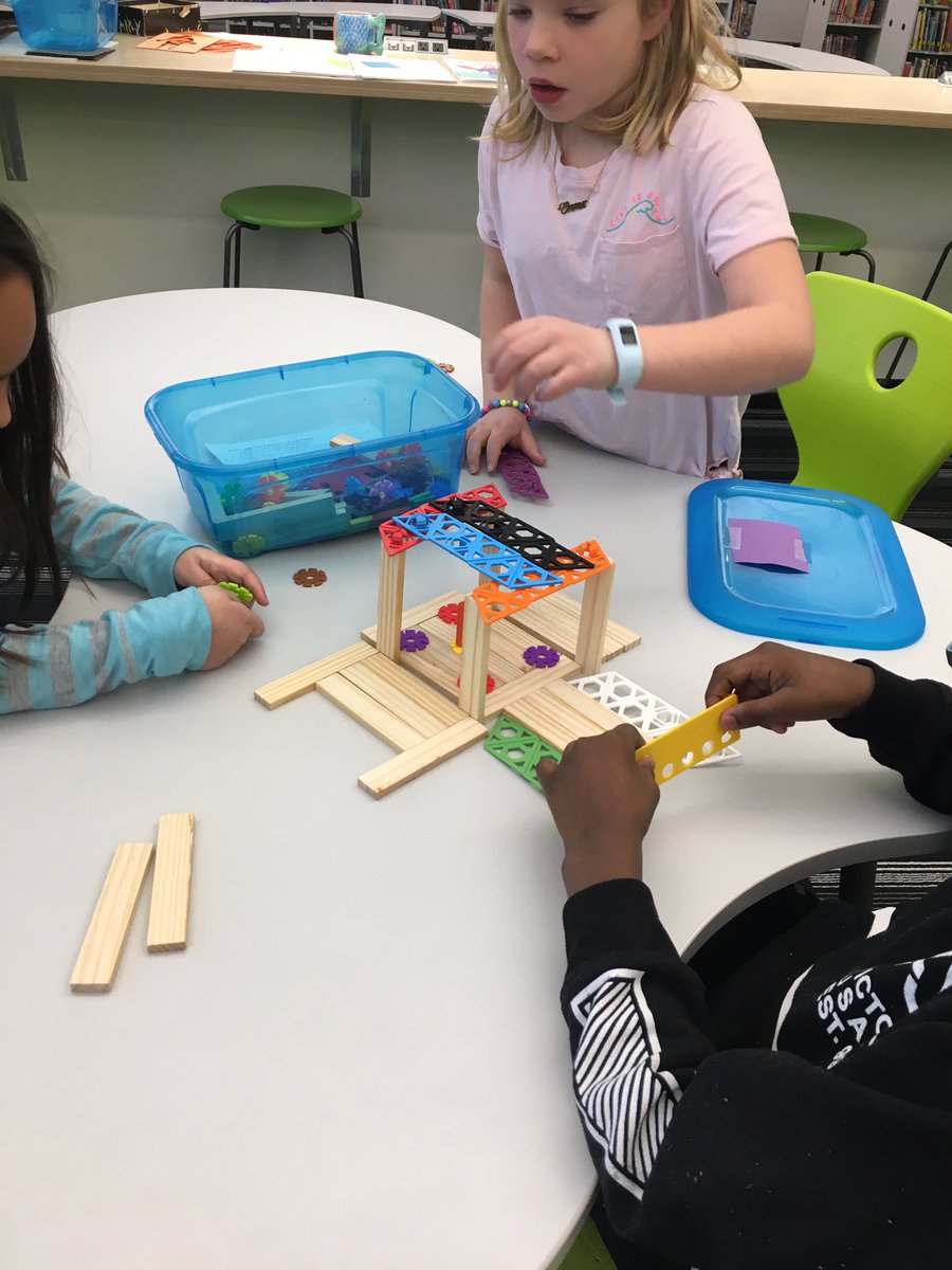 OPLongLib's tweet photo. Students building forts in library class. Cooperation! #oakpark97 #longfellowbears  #WeAreD97 #libraries97 https://t.co/fF6O00GX3n